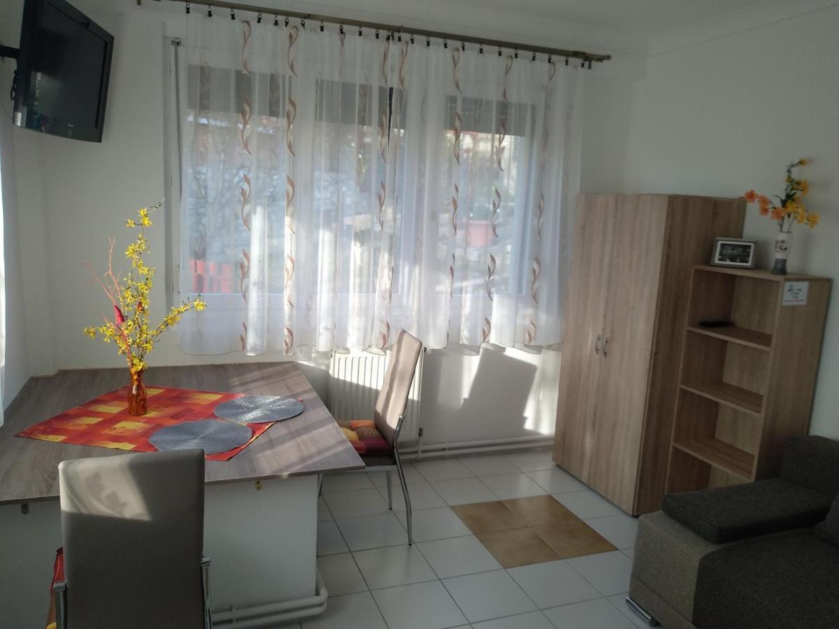 Fuege Vendeghaz Hotel Miskolc Bagian luar foto