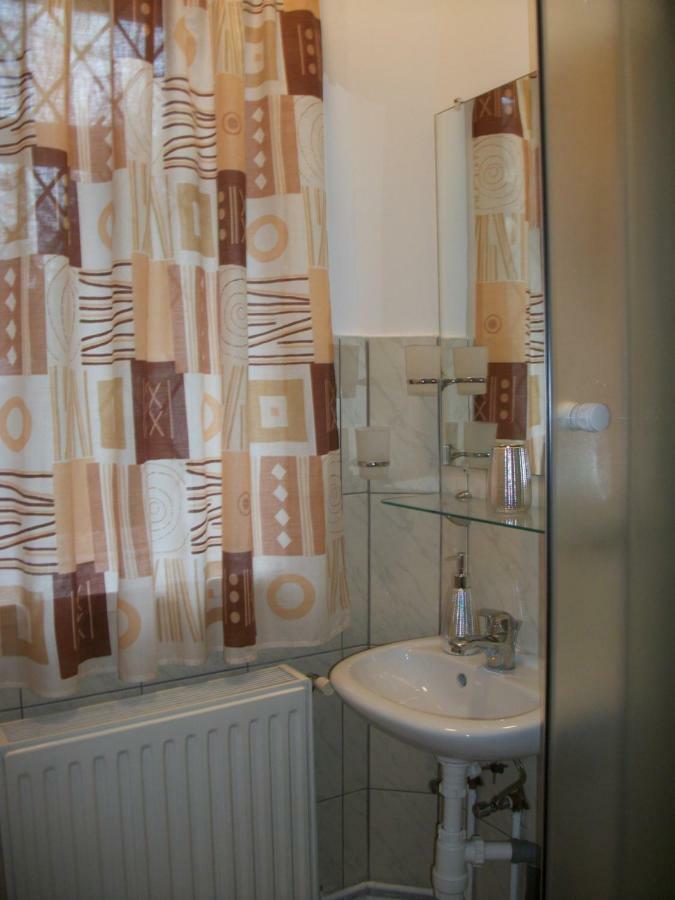 Fuege Vendeghaz Hotel Miskolc Bagian luar foto