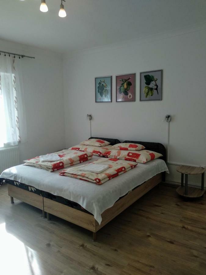 Fuege Vendeghaz Hotel Miskolc Bagian luar foto