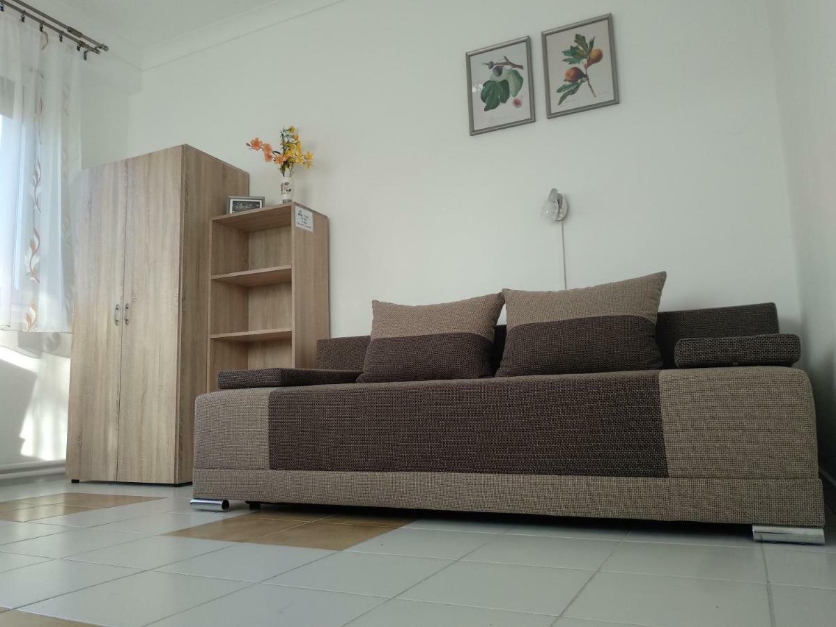 Fuege Vendeghaz Hotel Miskolc Bagian luar foto