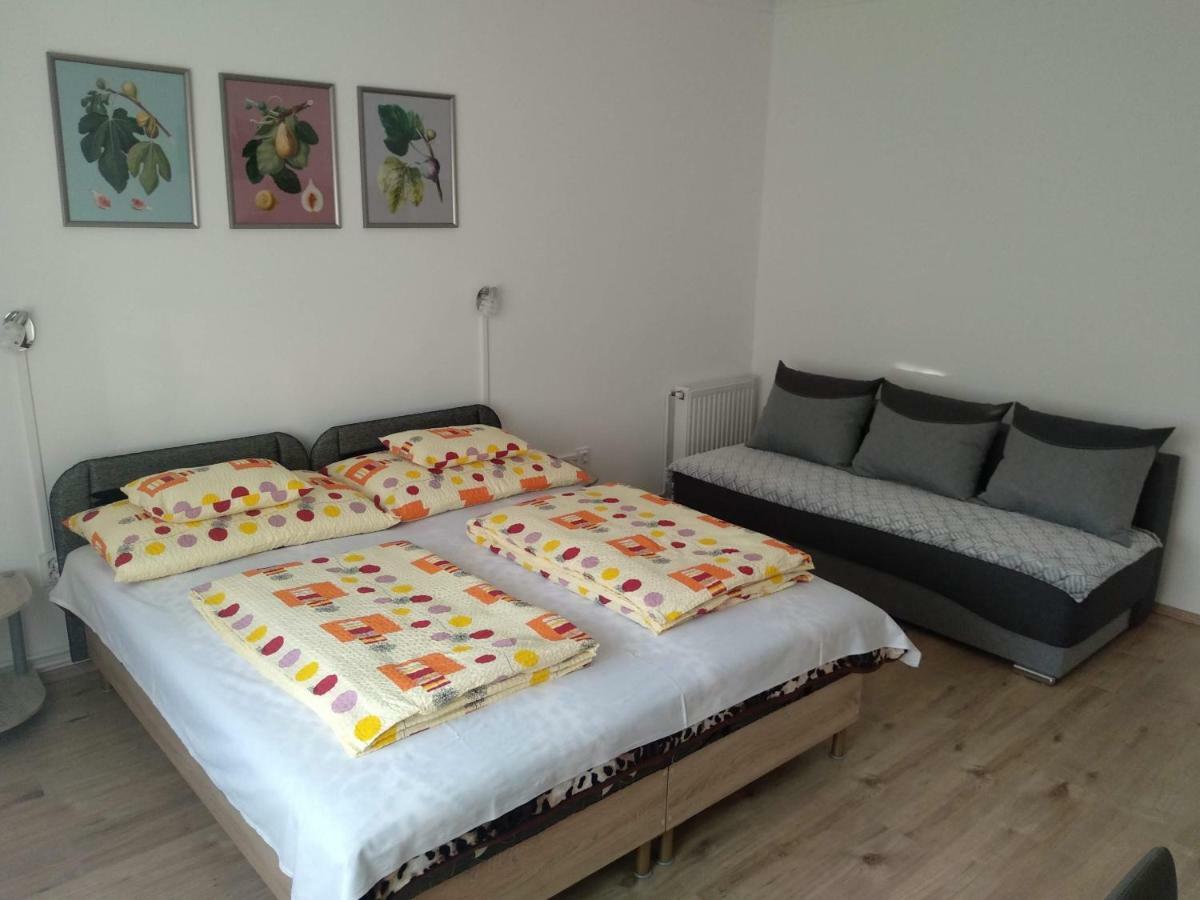 Fuege Vendeghaz Hotel Miskolc Bagian luar foto