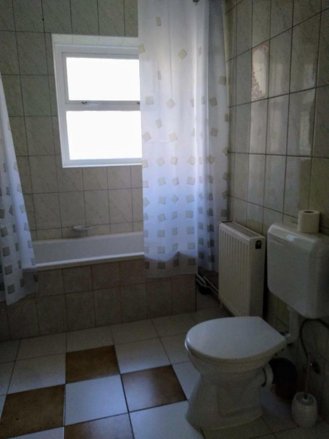 Fuege Vendeghaz Hotel Miskolc Bagian luar foto