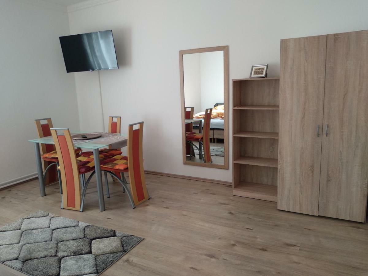 Fuege Vendeghaz Hotel Miskolc Bagian luar foto